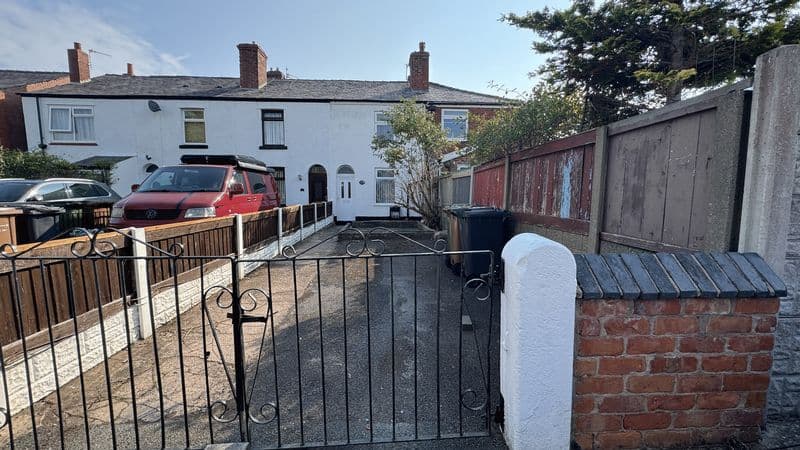 To Let &#8211; Grove Street, Birkdale &#8211; 2 Bedroom House