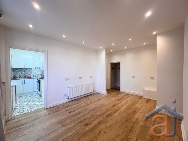 To Let &#8211; Garden Flat and Office, St. Lukes Road, Southport &#8211; Ground Floor