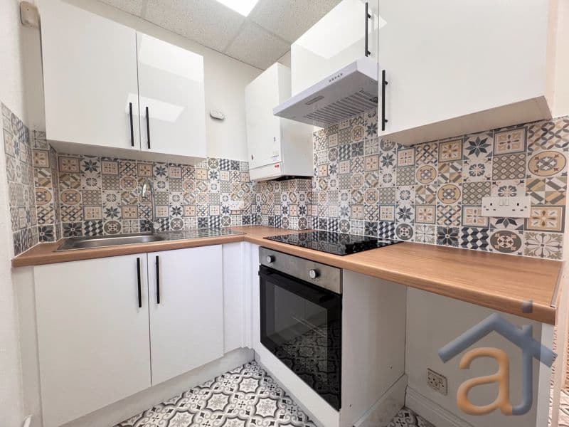 To Let &#8211; Studio Apartment, St. Lukes Road, Southport &#8211; Ground Floor