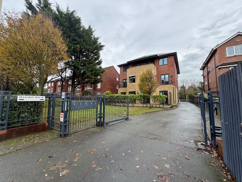 Golf Open 2026 – Queens Road, Southport – Sleeps Four