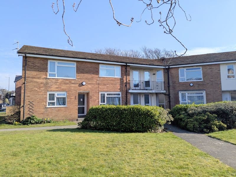 To Let – Warren Court, Westcliffe Road, Birkdale – Two Bedroom Ground Floor Apt
