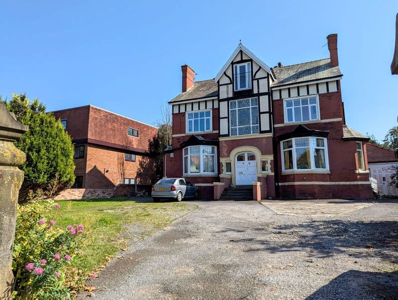 To Let – Cambridge Road, Churchtown – Two Bed Second Floor Apt