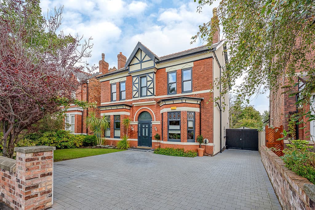 Golf Open 2026 – Burlington Road, Birkdale – Sleeps Up To 12 – Charming Victorian Villa