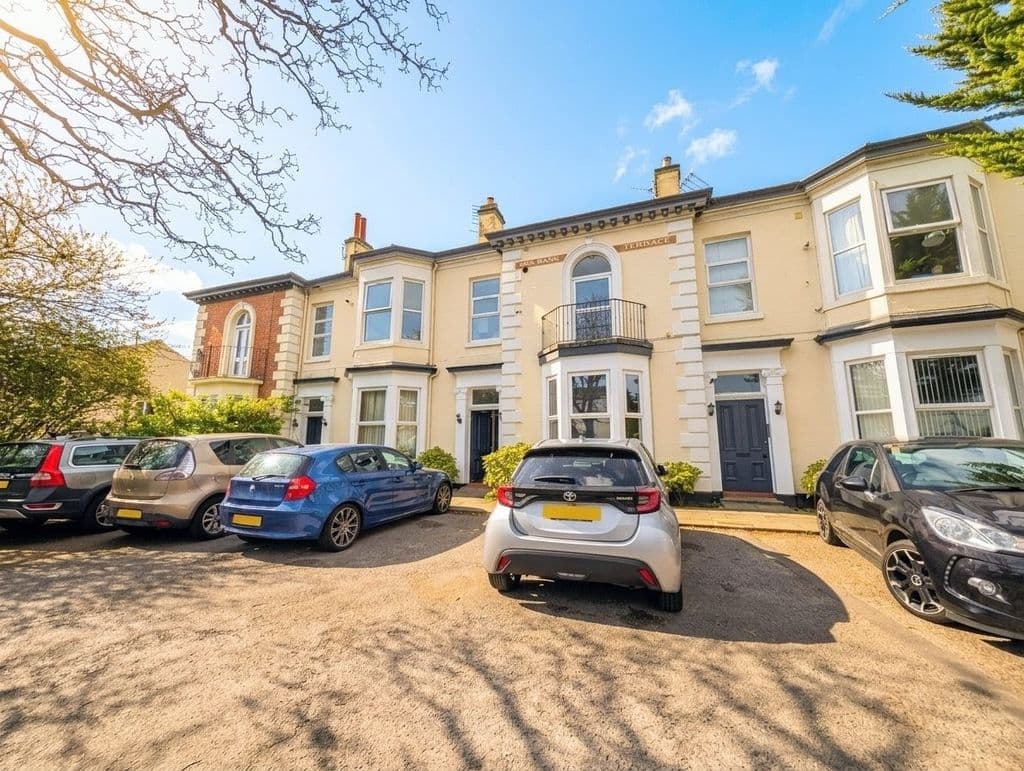 To Let – Seabank Road, Southport Town Centre – 2 Bedroom Duplex Apartment