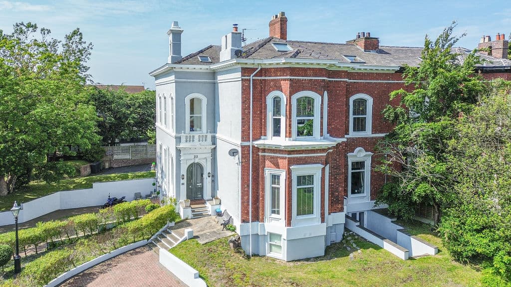 Golf Open 2026 – Westcliffe Road, Birkdale – Sleeps Up To 14 – Five Bedroom Duplex