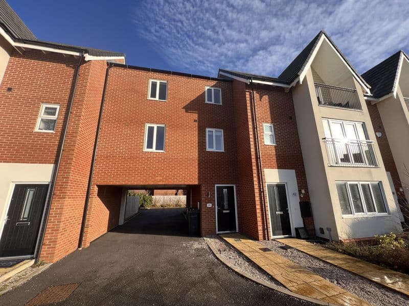 Let – Maplebeck Drive, Southport – Two Bedroom Coach House