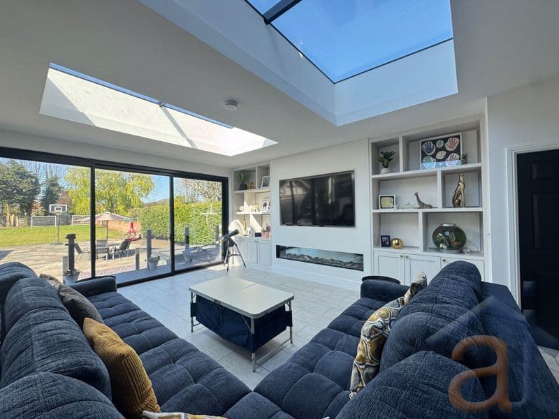 Golf Open 2026 – Brighton Road, Birkdale – Accommodates 10 guests with 5 bedrooms, each featuring a private ensuite