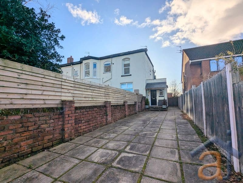 To Let – Portland Street, Southport – Two Bedroom Furnished House