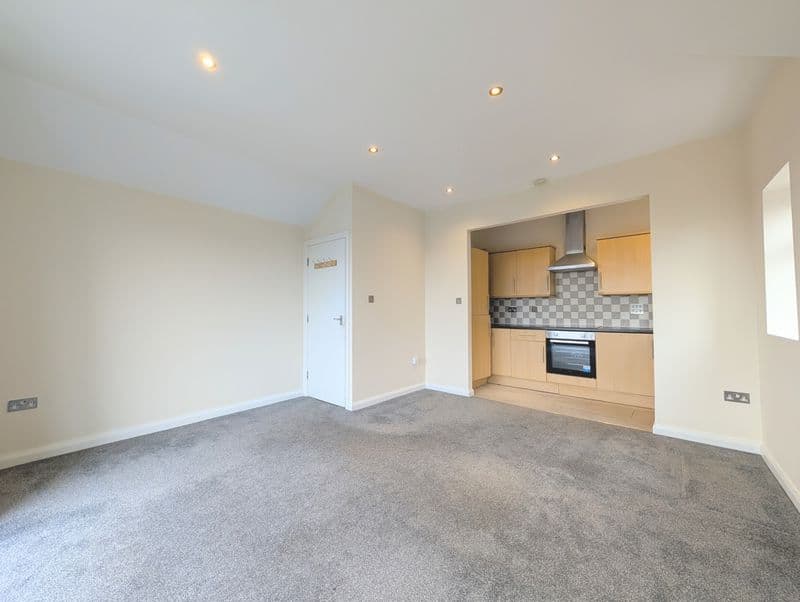 Let – Weld Road, Birkdale – Two Bedroom Second Floor Apt