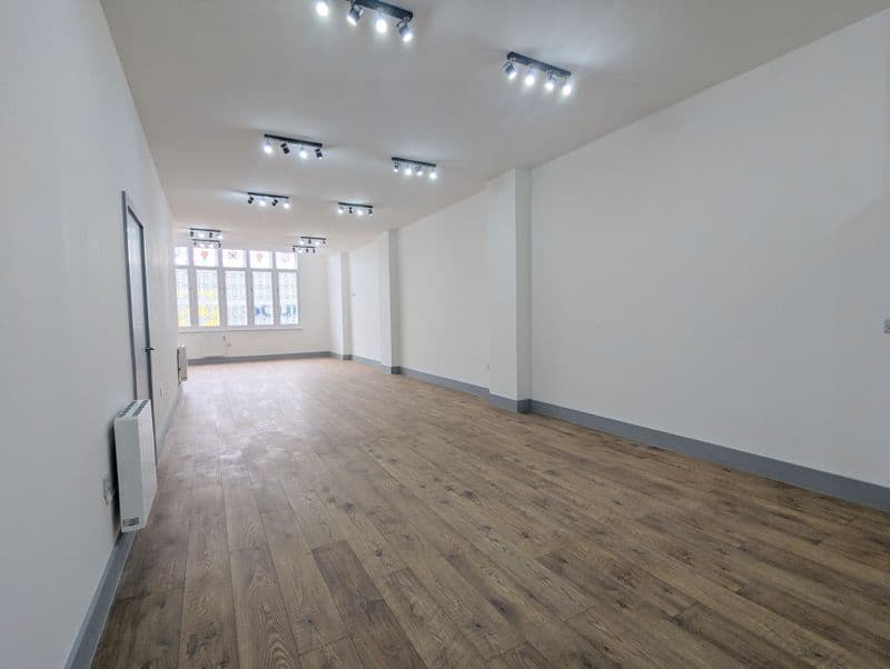 To Let – Chapel Street, Southport Town Centre – Two Bedroom First Floor Apt