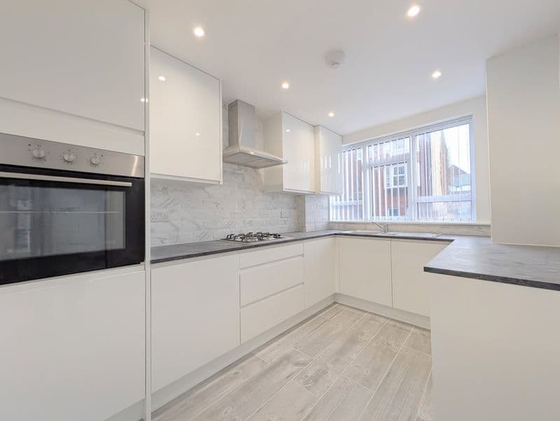 To Let – Viceroy Court, Lord Street, Southport – Three Bedroom Ground Floor Apt