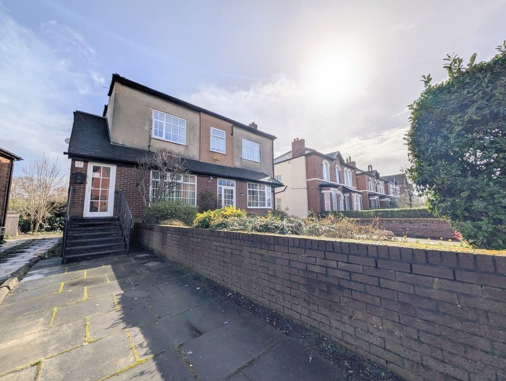 To Let – Derby Road, Southport – One Bedroom First Floor Apt
