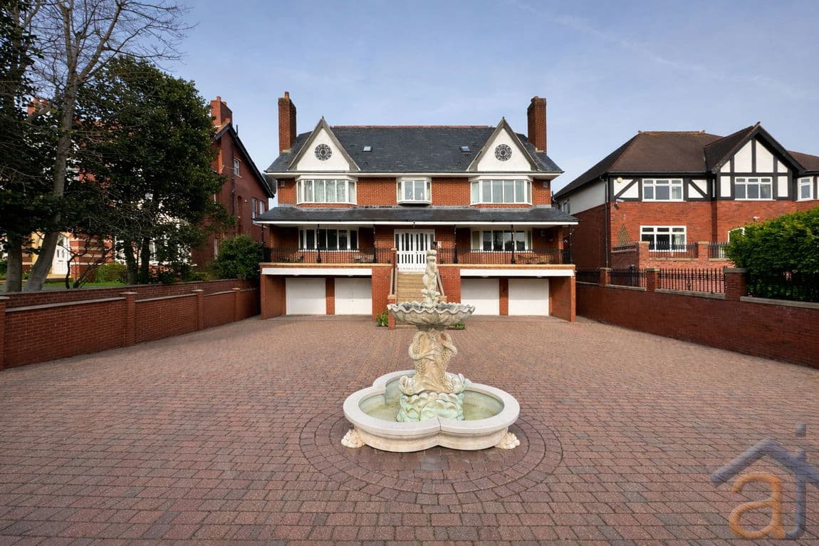 Grosvenor Road, Southport, PR8 2HT