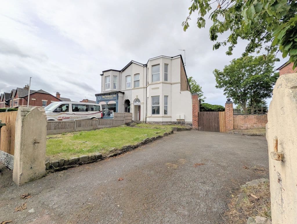 To Let – Duke Street, Southport – Three Bedroom Apartment