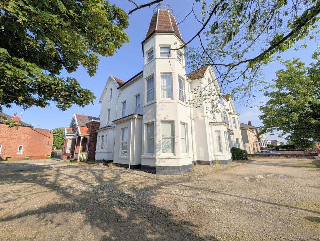 To Let – Tower Mansions, Liverpool Road, Birkdale – One Bed First Floor Apt