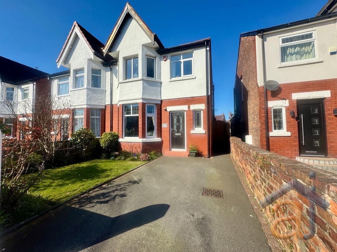 Carnarvon Road Southport PR8 4SE