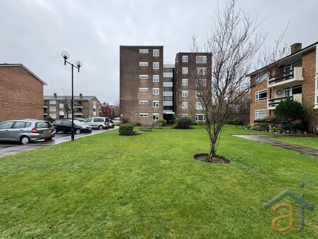 To Let – Victoria Court, Birkdale, PR8 – One Bed Upper Floor Apt