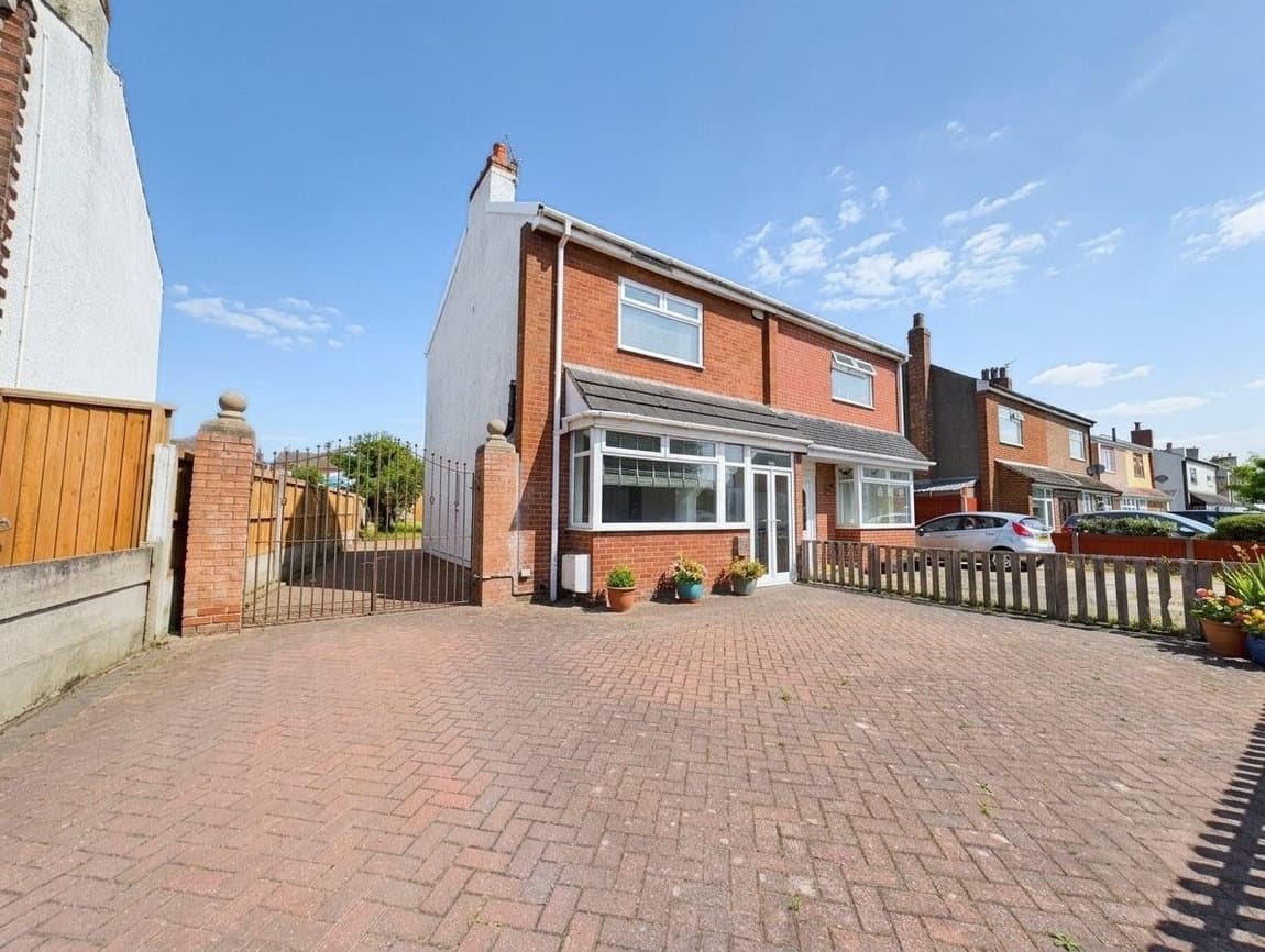 To Let – Stamford Road, Birkdale, PR8 – Three Bed Semi Detached