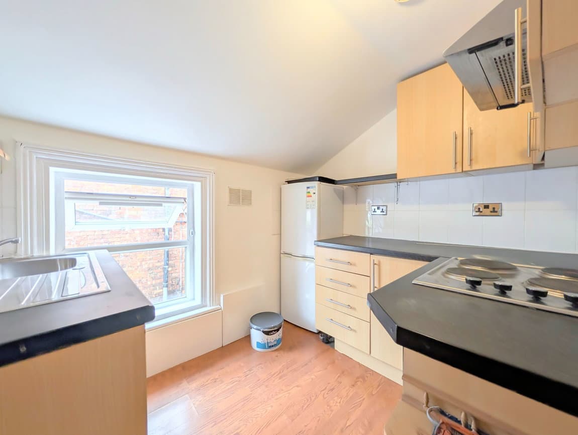 To Let – Irving Street, Southport – Top Floor Two Bed Apt