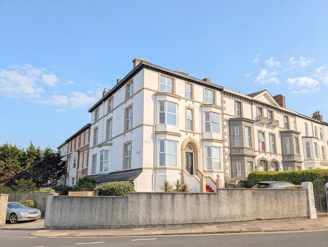 To Let – Promenade, Southport, PR9 – Two Bedroom Top Floor Apt