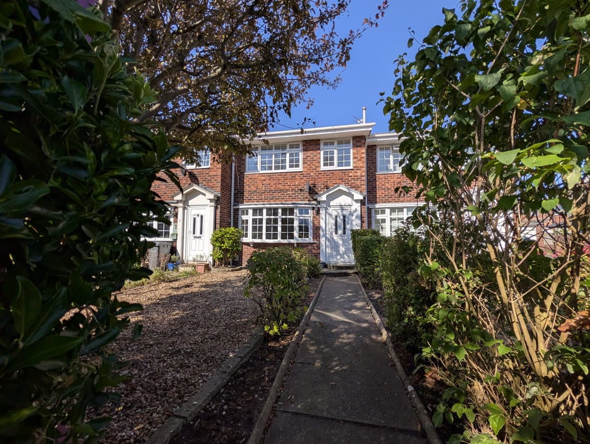 To Let – Bridge Wills Lane, Crossens, PR9 – Three Bedroom Mid Terrace
