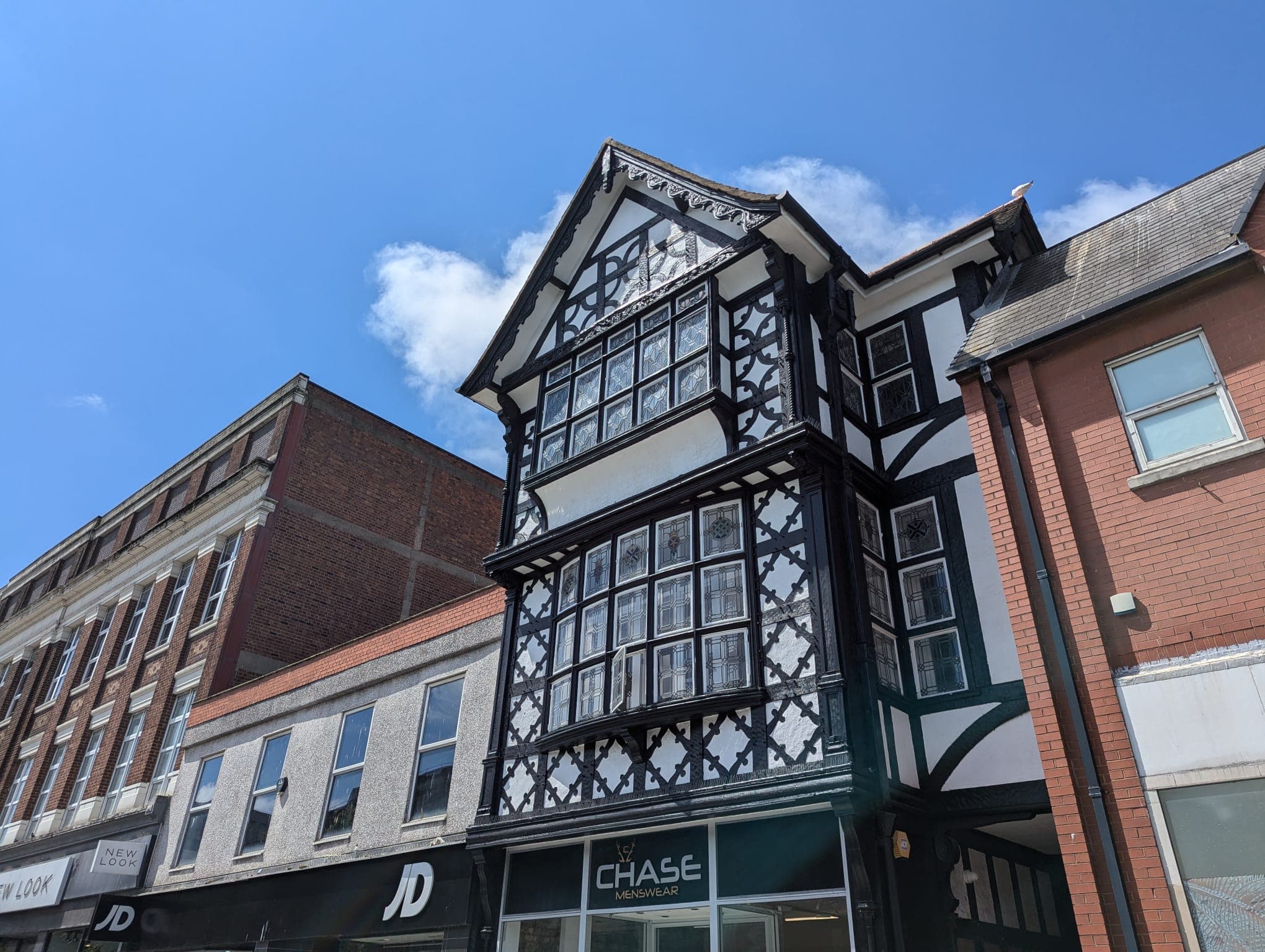 To Let – Chapel Street, Southport Town Centre, PR8 – One Bed Top Floor Apt