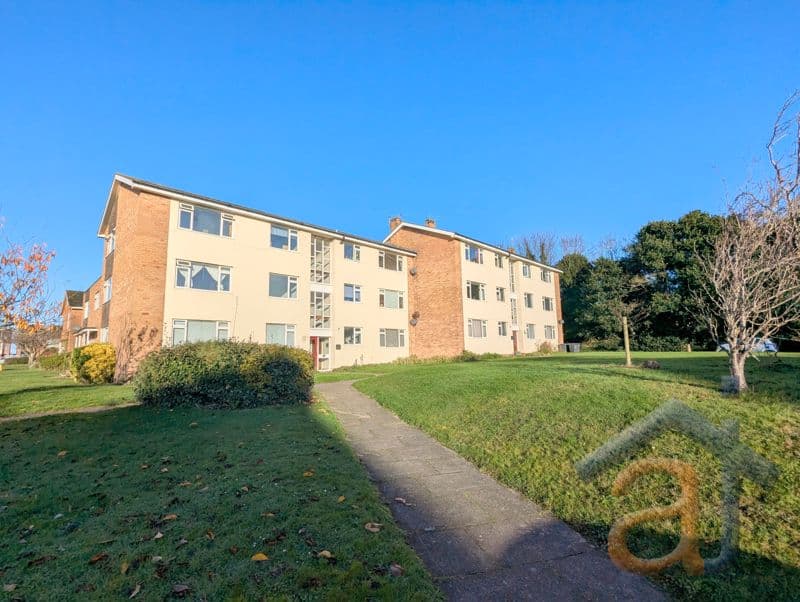 Let – Warren Court, Westcliffe Road, Birkdale – Two Bedroom Apartment